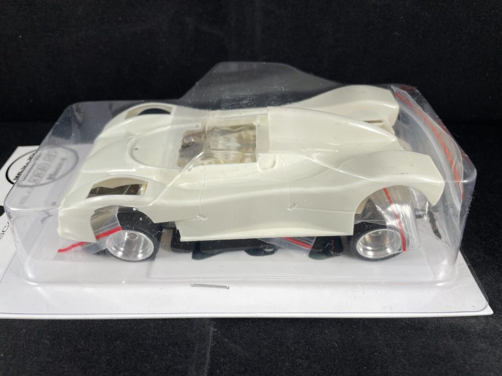 RS0041B REVO SLOT FERRARI 333 SP WHITE KIT TYPE C 132 SCALE SLOT CAR