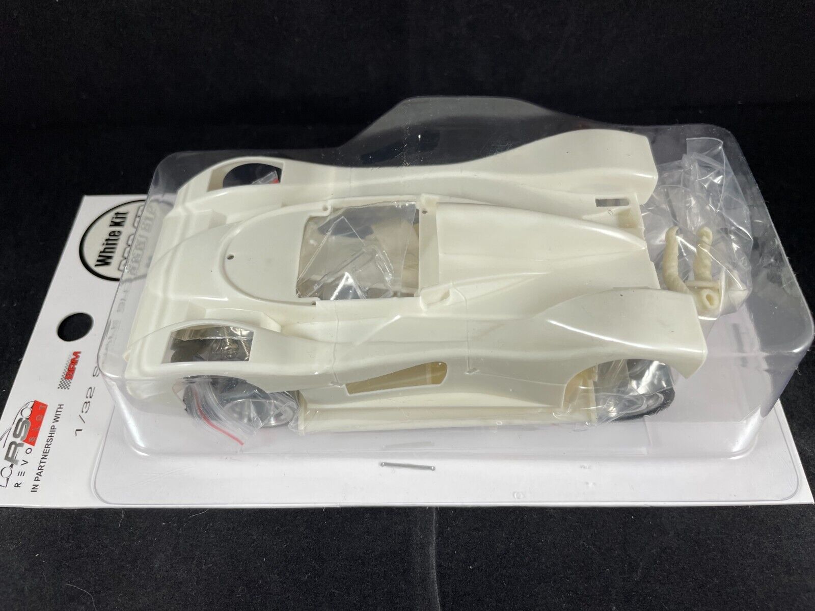 RS0041D REVO SLOT FERRARI 333 SP WHITE KIT TYPE D 1:32 SCALE SLOT CAR