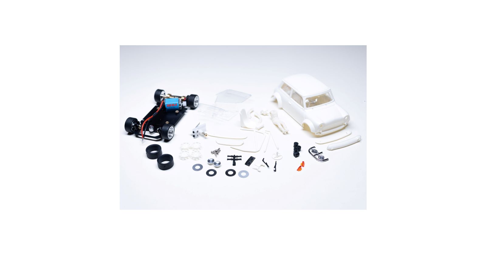 BRM091-C BRM MINI COOPER COMPLETE WHITE KIT 1:24 SCALE SLOT CAR