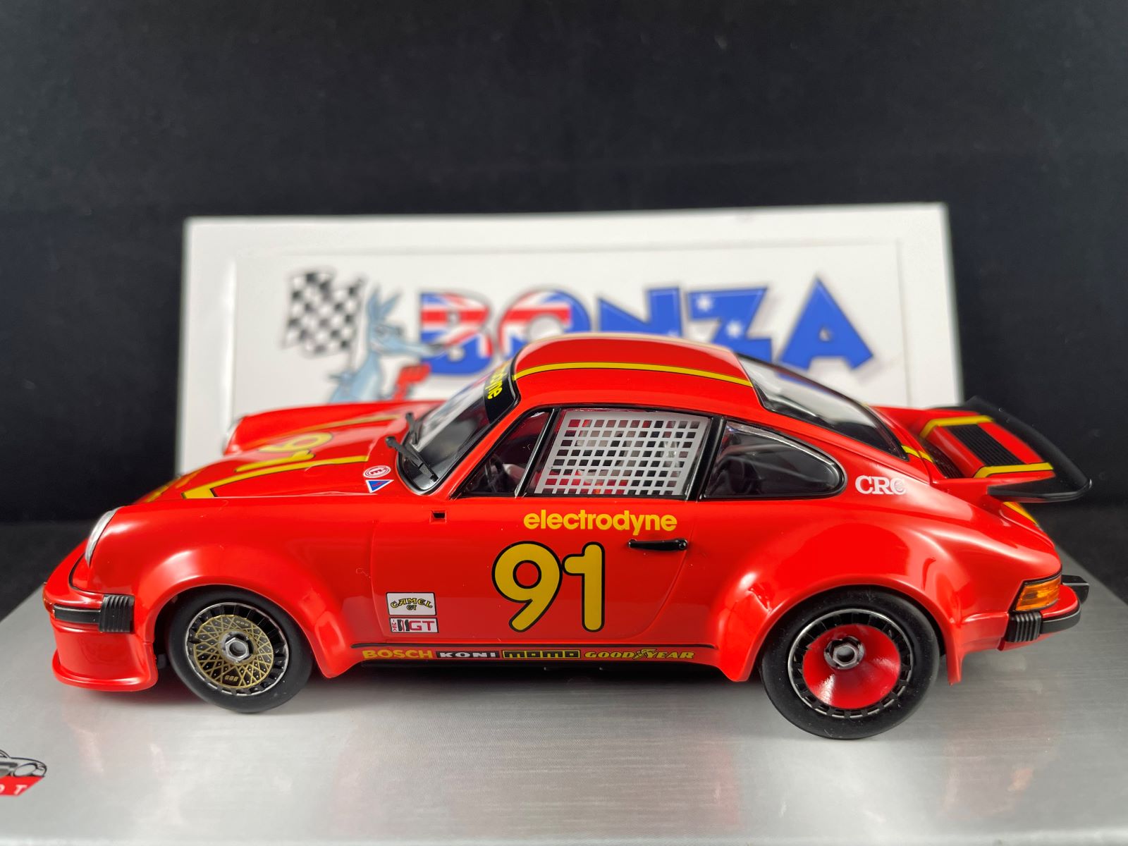 RS0290 REVO SLOT PORSCHE 934 TEAM MOMO #91 1:32 SLOT CAR