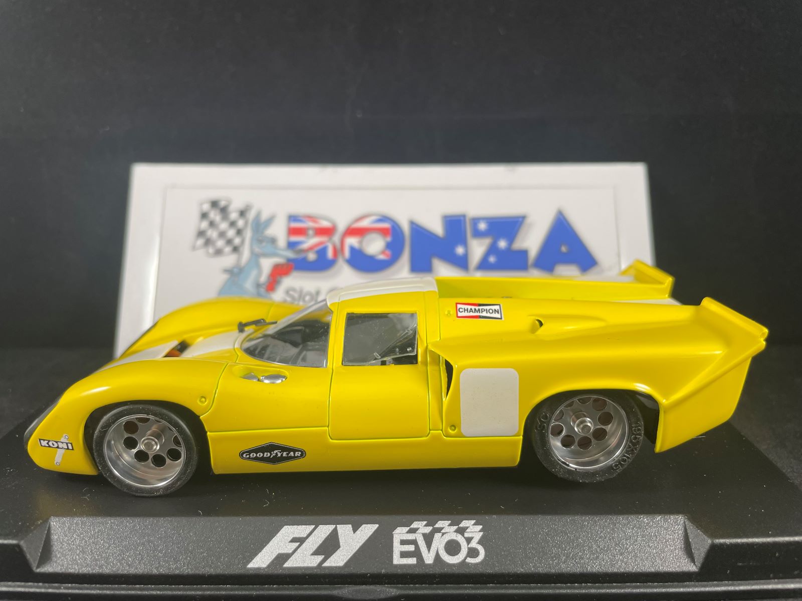 R2007R2 FLY EVO LOLA T70 YELLOW 1:32 SLOT CAR