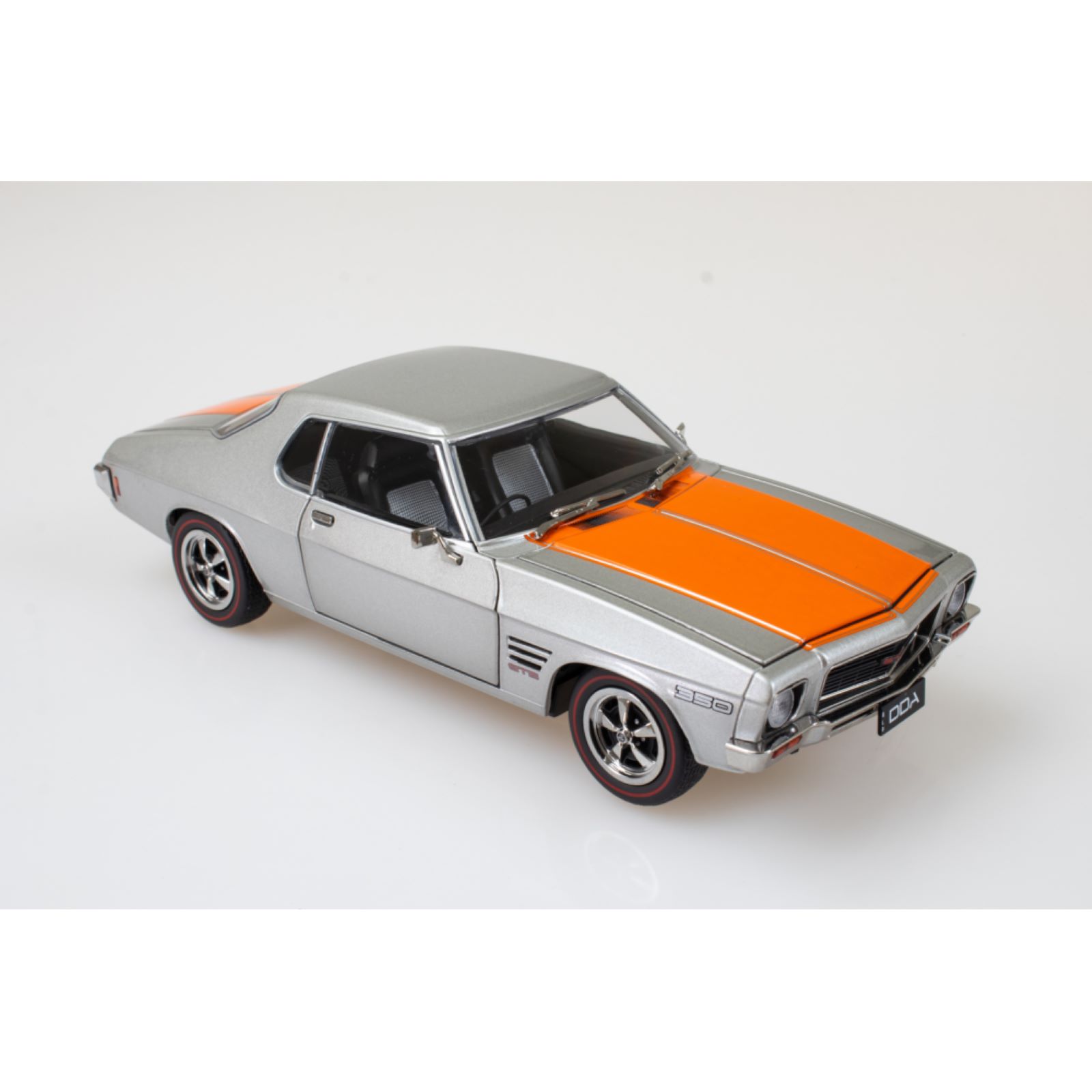 DDA326 DDA COLLECTABLES HOLDEN HQ GTS MONARO SILVER WITH ORANGE  1:24 SCALE DIECAST MODEL