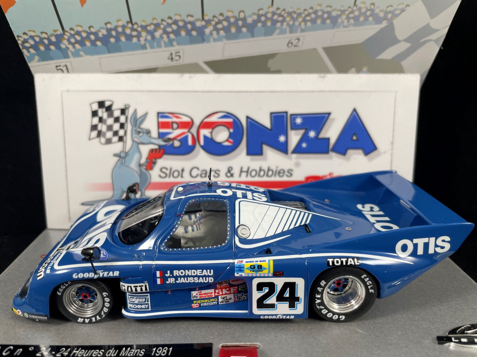 132103/24M LE MANS MINIATURES RONDEAU M379 #24 LE MANS 1981 1:32 SCALE SLOT CAR