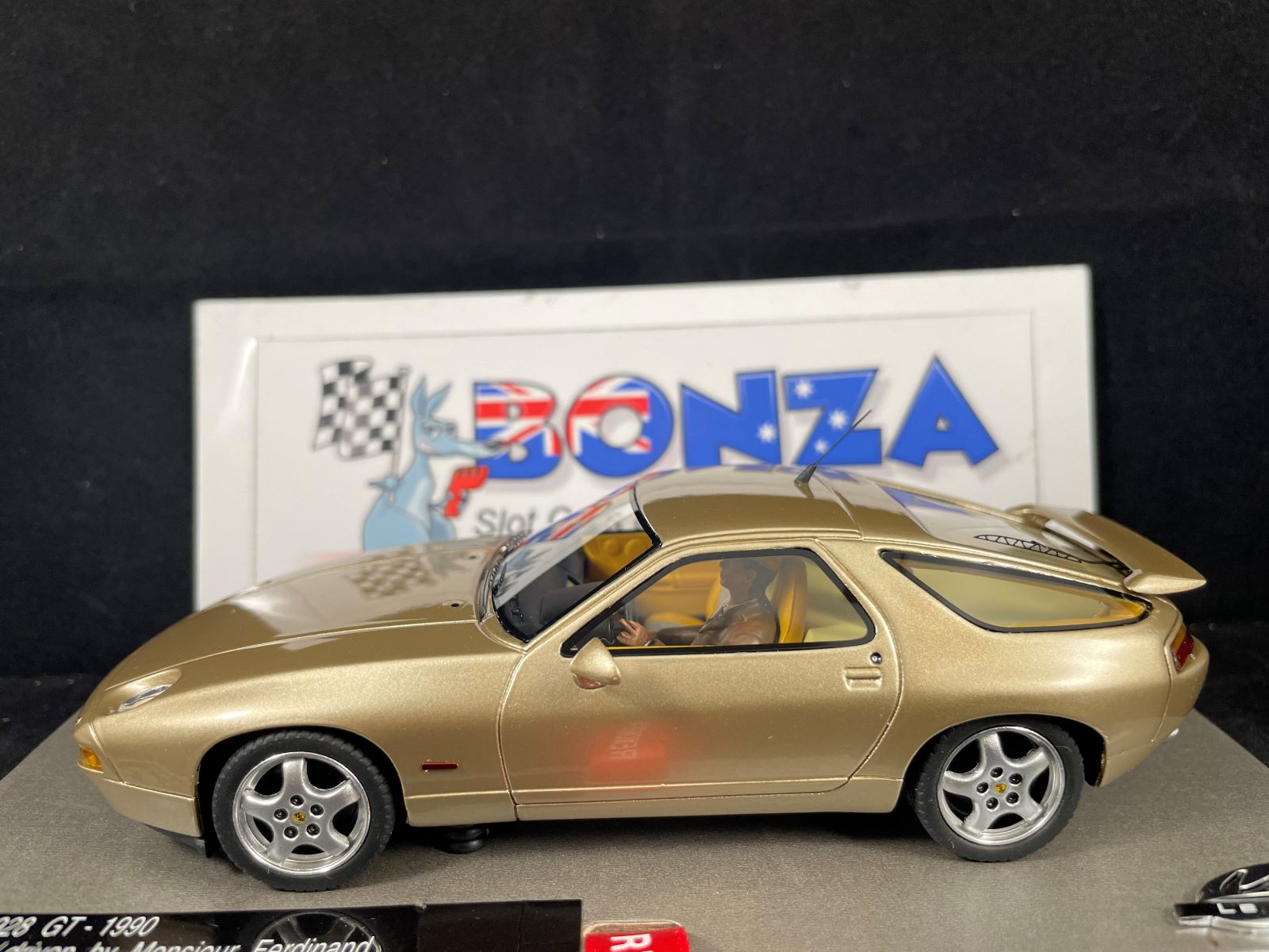 132105M/CHA LE MANS MINIATURES PORSCHE 928 GT 1990 CHAMPAGNE 1:32 SCALE SLOT CAR